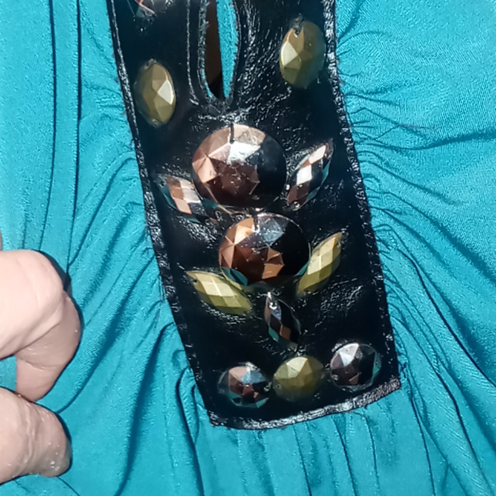 CUTE SLEEVELESS TOP - Picture 3 of 4